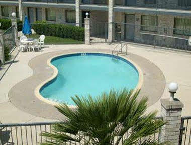 Days Inn Windcrest By Wyndham San Antonio Eksteriør bilde
